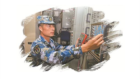 海軍?？谂炛髋诎喟嚅L(zhǎng)李明:做拳頭部隊(duì)的