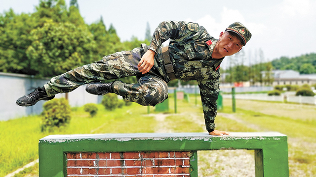 一個(gè)士兵的平凡世界：只要堅(jiān)持拼搏，總會(huì)迎來一次次跨越