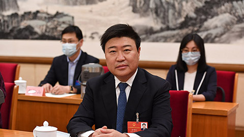 龔明珠代表：“建設(shè)亮麗內(nèi)蒙古，我們信心更強(qiáng)了”