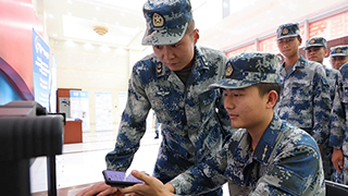 享受網(wǎng)絡(luò)便利、確保軍營網(wǎng)絡(luò)安全，看看空軍這個(gè)師怎么做