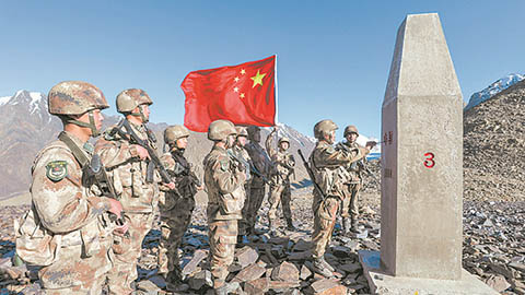 高清大圖：節(jié)日巡邊，邊防官兵堅守戰(zhàn)位