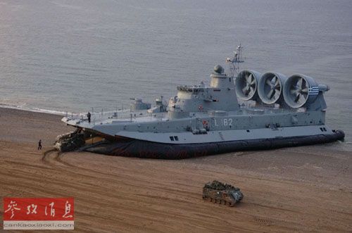 資料圖:“歐洲野牛”級(jí)氣墊登陸艦