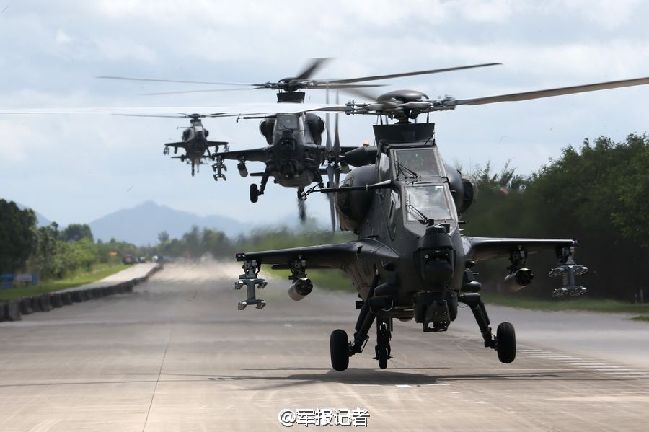 看誰最搶眼？武器裝備“隊列訓(xùn)練”酷圖