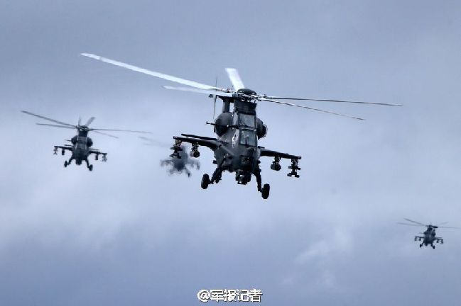看誰最搶眼？武器裝備“隊(duì)列訓(xùn)練”酷圖