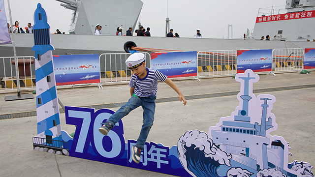 現場傳真丨海軍誕生地，“艦”證穩(wěn)穩(wěn)的幸福