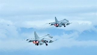 向戰(zhàn)而飛！空軍航空兵某旅開展跨晝夜飛行訓練