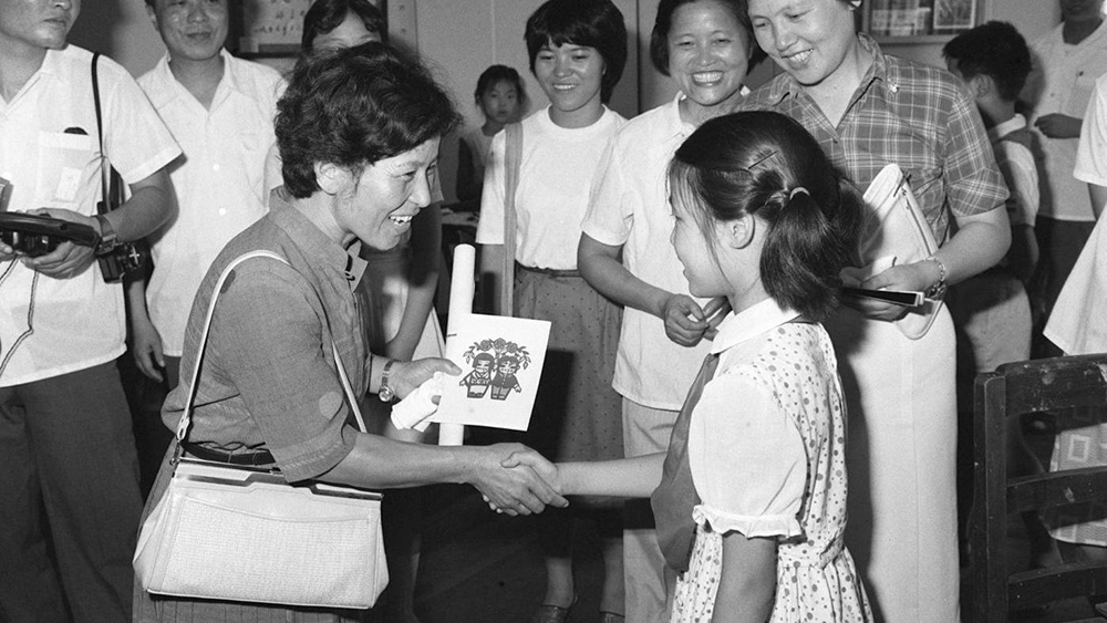抗戰(zhàn)影像記憶丨戰(zhàn)地救孤：跨越時(shí)代的中日“父女”情