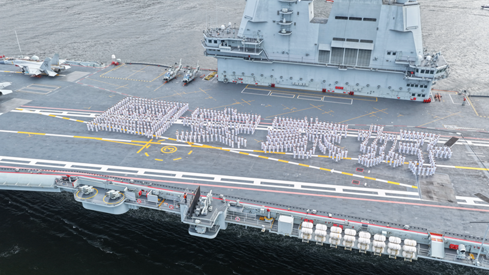東方之珠 祖國(guó)之艦——海軍山東艦航母編隊(duì)訪問香港首日見聞