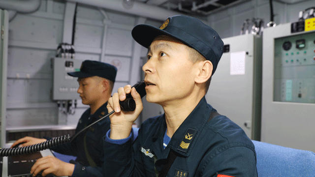 了不起的中國(guó)軍人丨董國(guó)峰：登上了更先進(jìn)的戰(zhàn)艦，就得挑戰(zhàn)更先進(jìn)的專業(yè)
