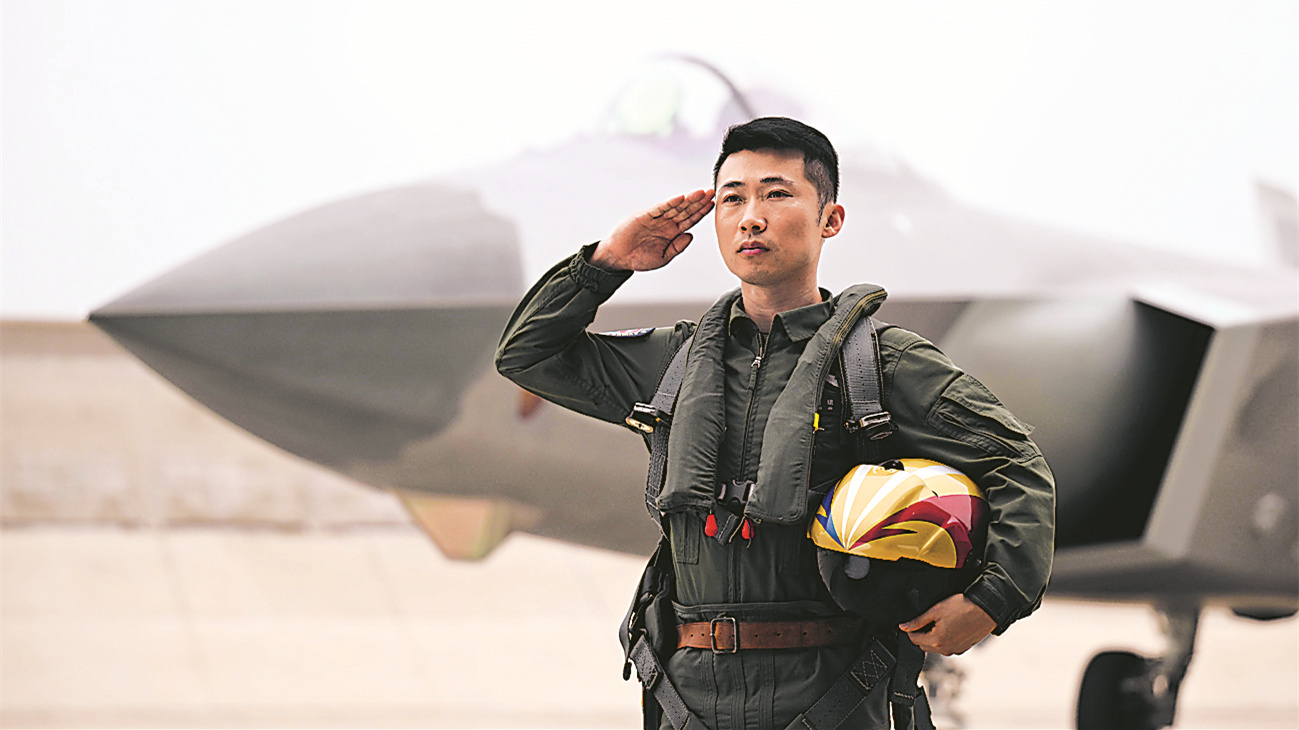 最美新時(shí)代革命軍人風(fēng)采丨董珺：搏擊藍(lán)天的“探路先鋒”