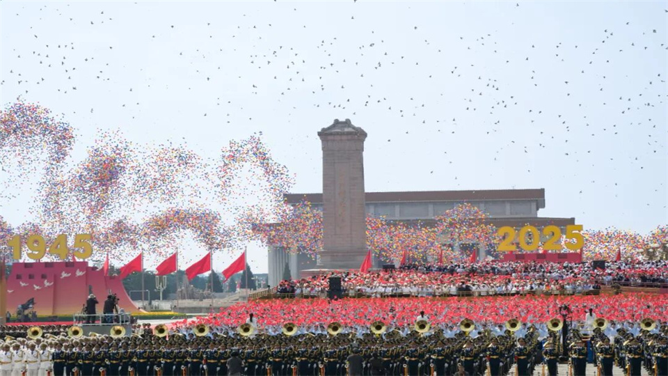 解放軍畫報(bào)出圖，震撼滿屏！